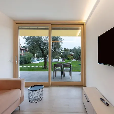 Le Campagnole Pink Apartment